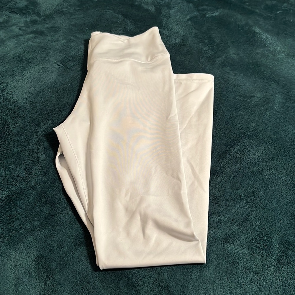 White Nike leggings